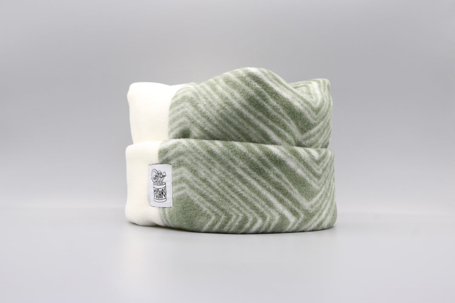 Cream/Green Geometric Pattern