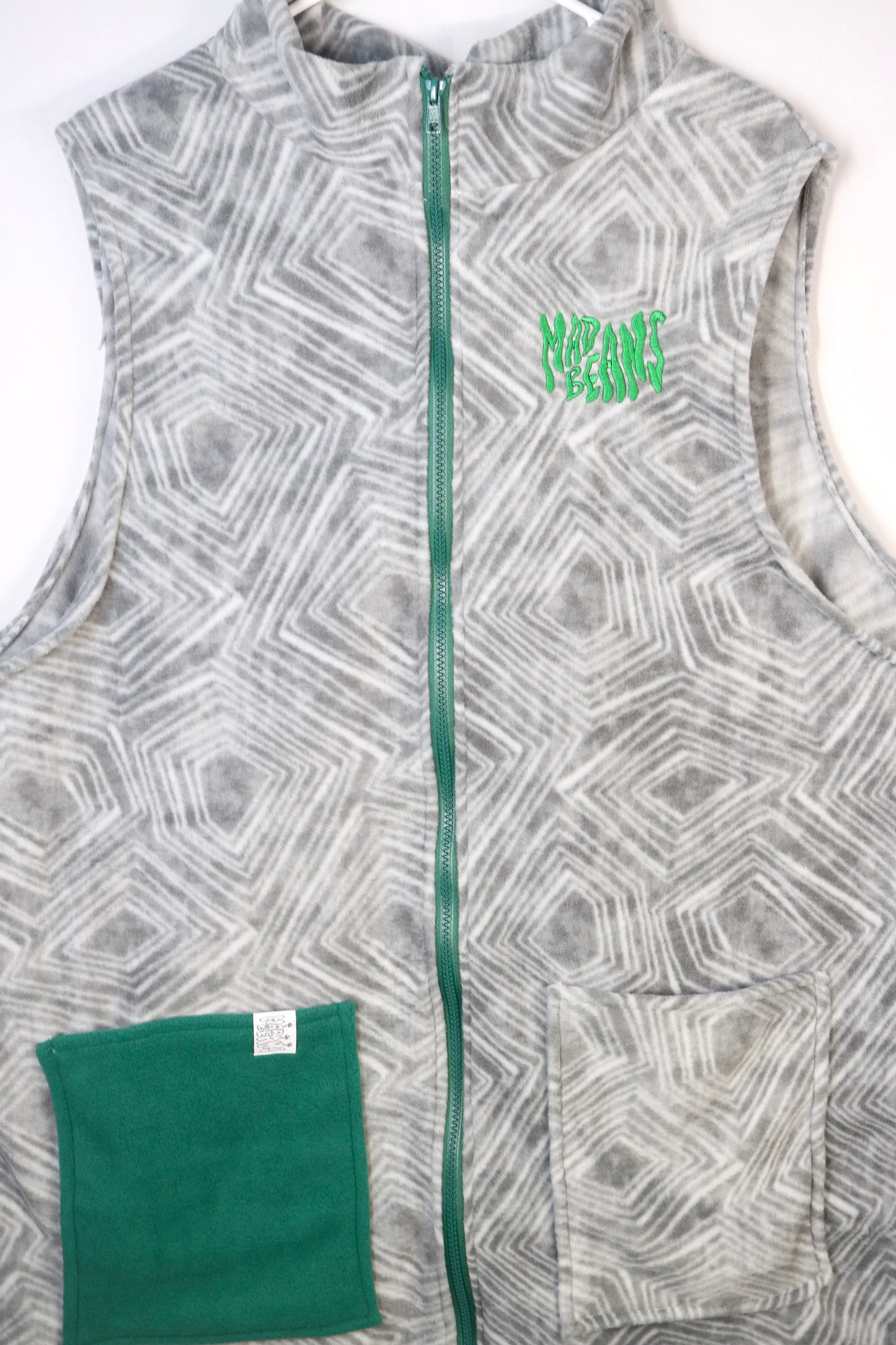 XL TALL - Gray Geometric Pattern and Green
