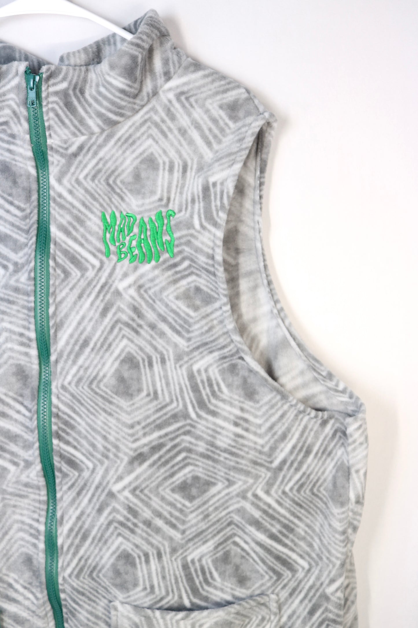 XL TALL - Gray Geometric Pattern and Green