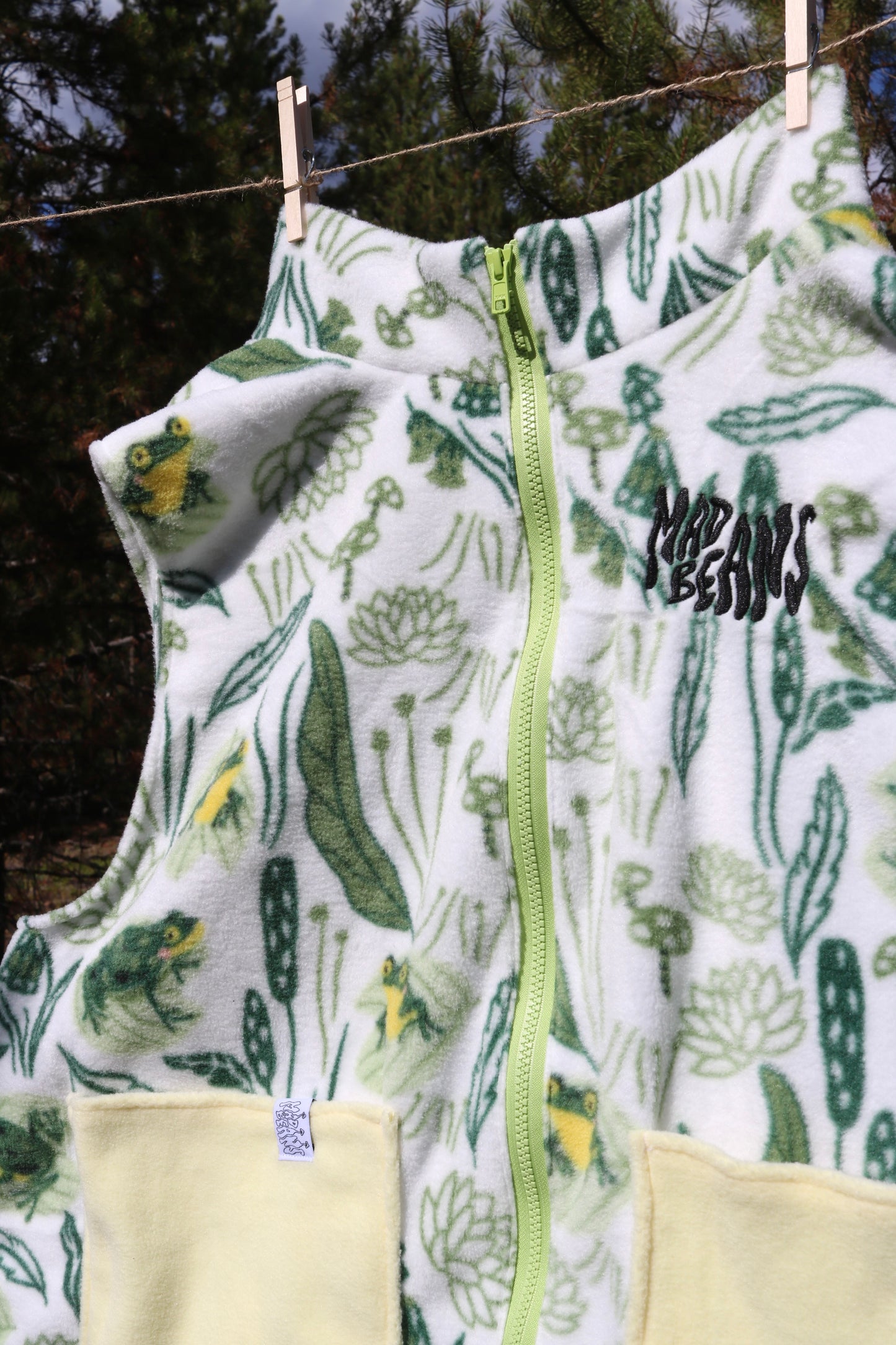 S/M - Frogs and Yellow