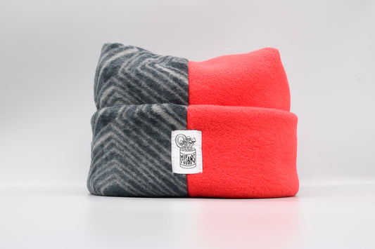 Gray Geometric Pattern/Red