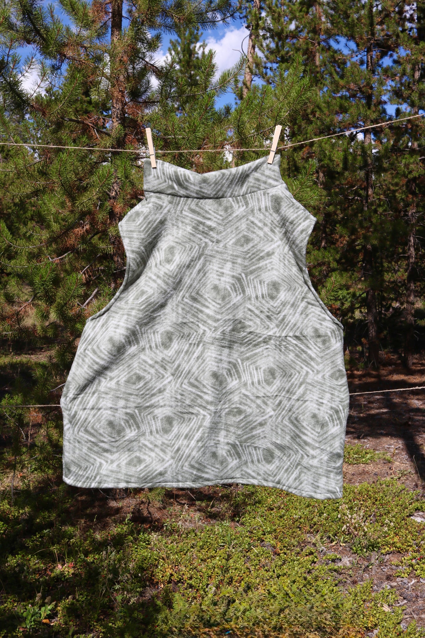 S/M - Green Geometric Pattern