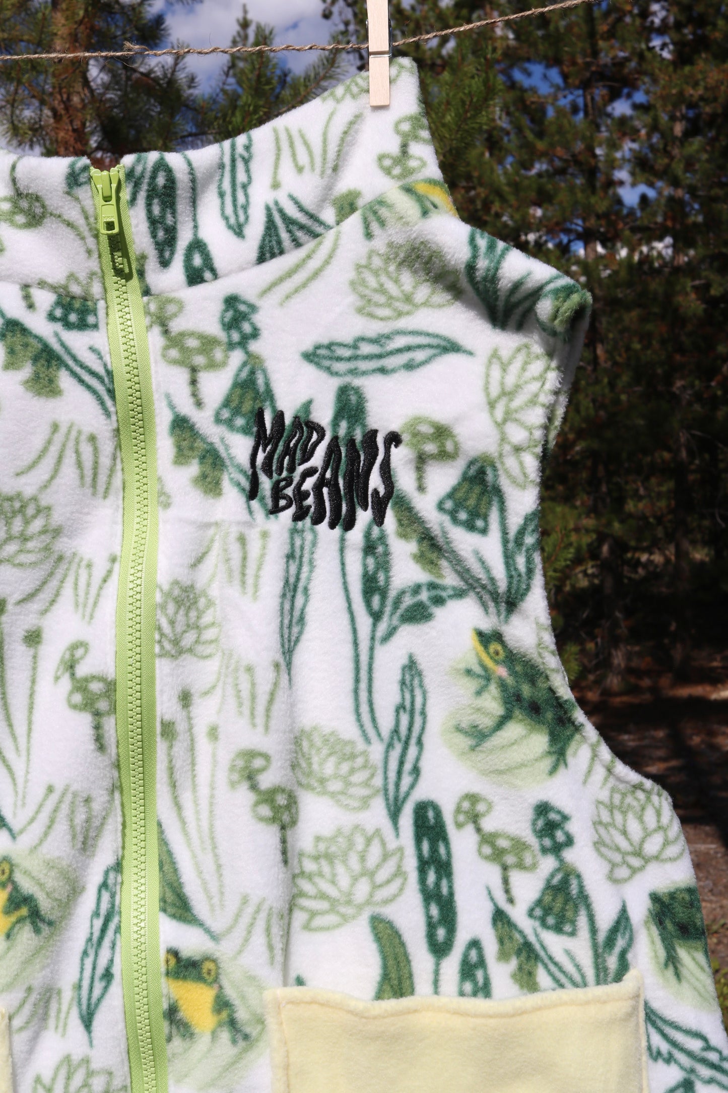 S/M - Frogs and Yellow