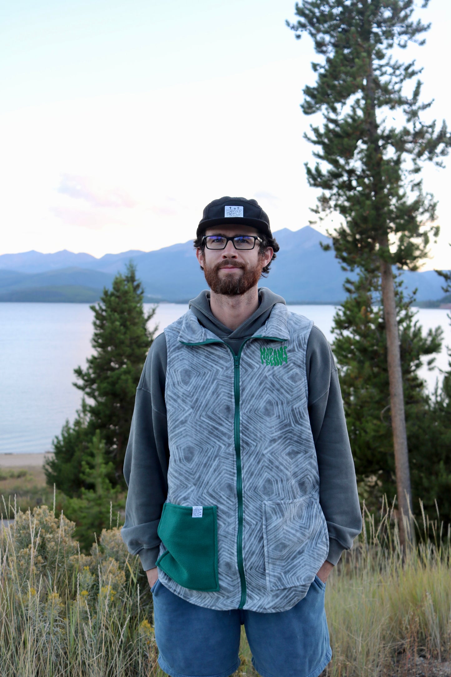 XL TALL - Gray Geometric Pattern and Green