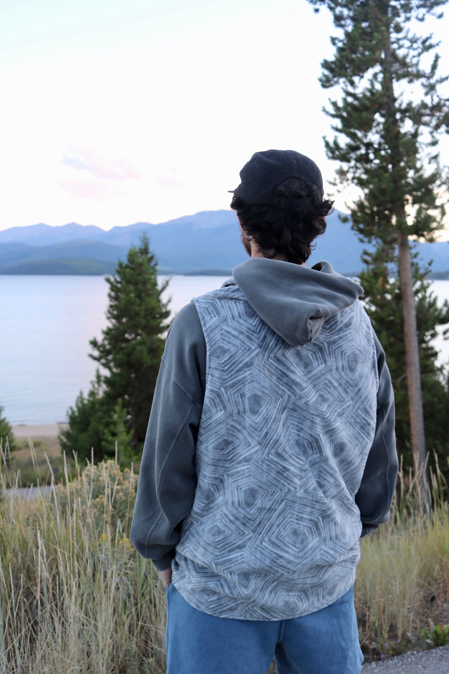 XL TALL - Gray Geometric Pattern and Green
